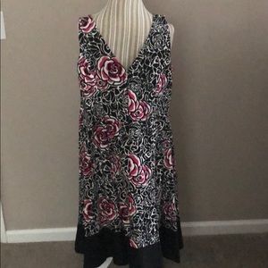 Beautiful floral print dress.